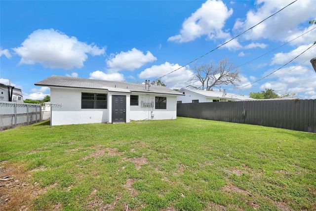 2934 NW 94th St, Miami, FL 33147