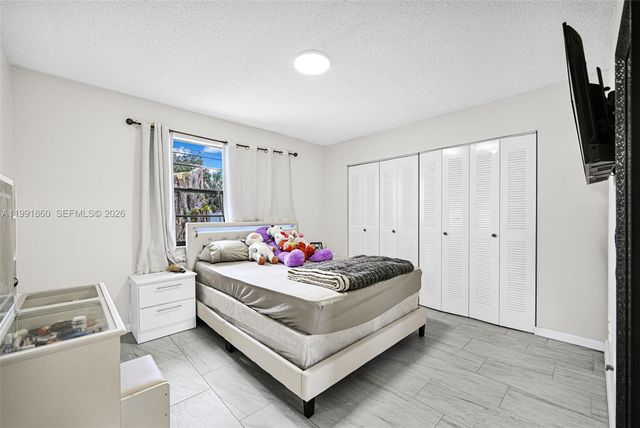 2934 NW 94th St, Miami, FL 33147