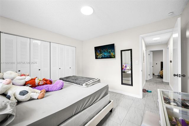 2934 NW 94th St, Miami, FL 33147