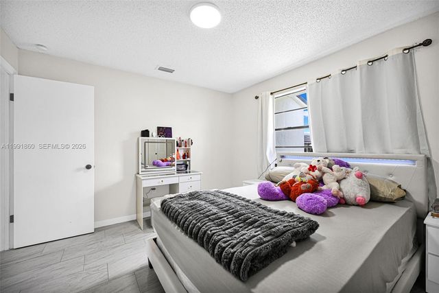 2934 NW 94th St, Miami, FL 33147