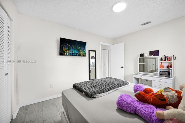 2934 NW 94th St, Miami, FL 33147