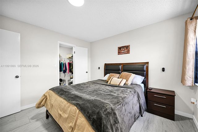 2934 NW 94th St, Miami, FL 33147