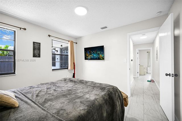 2934 NW 94th St, Miami, FL 33147