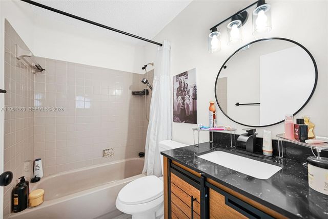 2934 NW 94th St, Miami, FL 33147