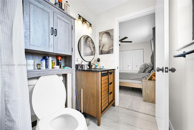 2934 NW 94th St, Miami, FL 33147