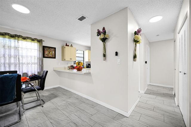 2934 NW 94th St, Miami, FL 33147