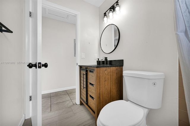 2934 NW 94th St, Miami, FL 33147