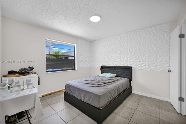 2934 NW 94th St, Miami, FL 33147