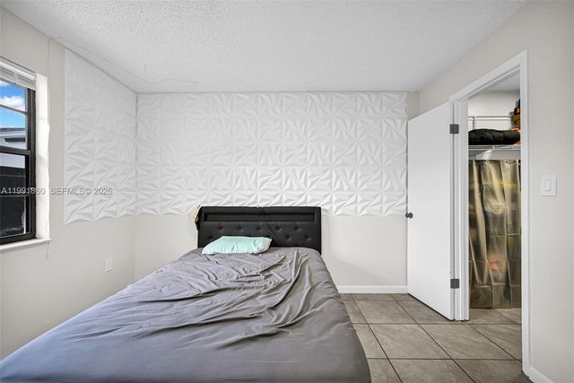 2934 NW 94th St, Miami, FL 33147