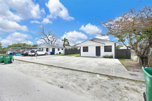 2934 NW 94th St, Miami, FL 33147