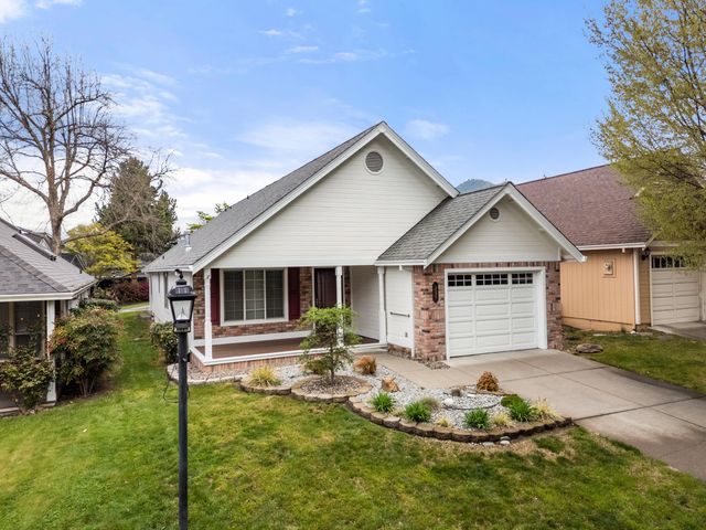 3535 S Village Drive, Medford, OR 97504