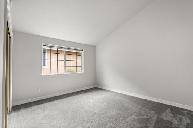 3535 S Village Drive, Medford, OR 97504