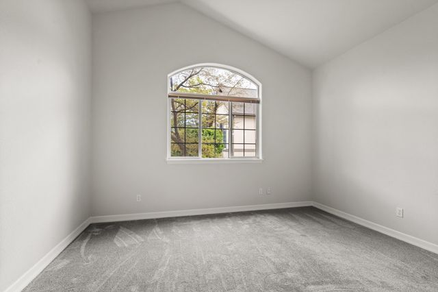 3535 S Village Drive, Medford, OR 97504