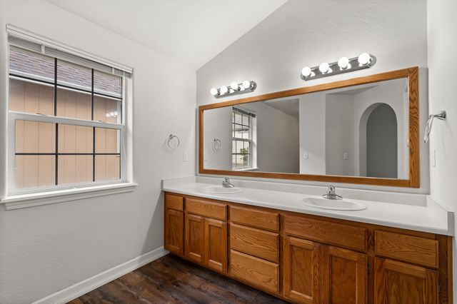 3535 S Village Drive, Medford, OR 97504