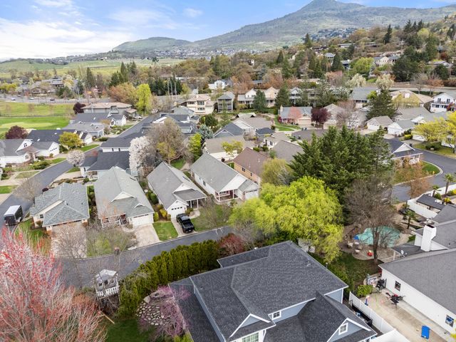 3535 S Village Drive, Medford, OR 97504