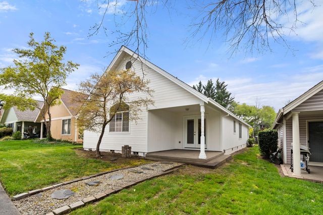 3535 S Village Drive, Medford, OR 97504