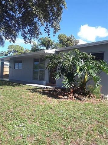 223 SE 14TH Place, Deerfield Beach, FL 33441