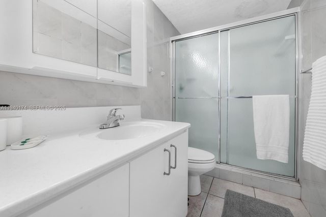 5601 Collins Ave 825, Miami Beach, FL 33140