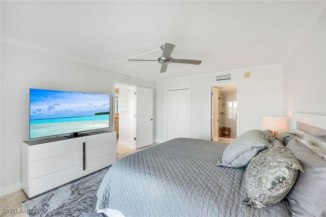 2750 Gulf Shore BLVD N 402, Naples, FL 34103