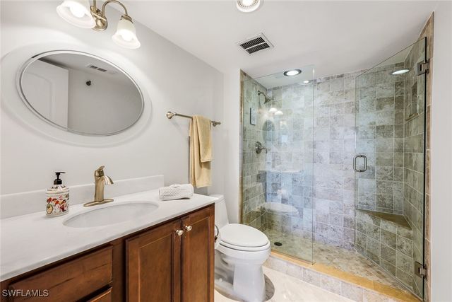 2750 Gulf Shore BLVD N 402, Naples, FL 34103