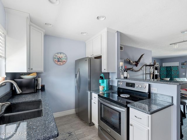 335 N Causeway Apt F24, New Smyrna Beach, FL 32169