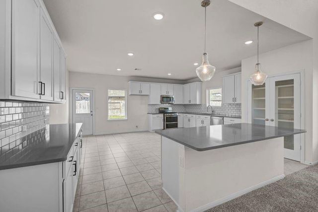 6425 Sandy Hills Drive, Pearland, TX 77584