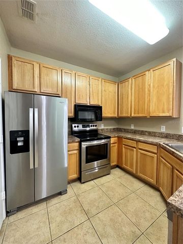 10023 COURTNEY PALMS BOULEVARD 101, Tampa, FL 33619