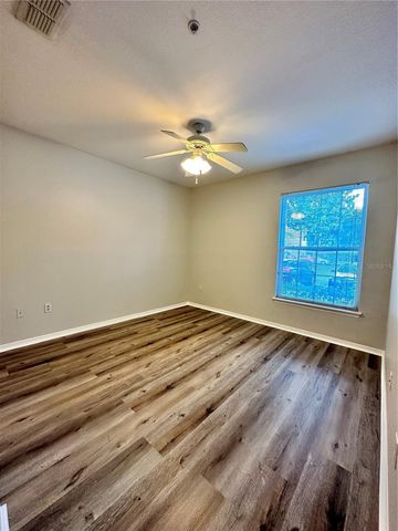 10023 COURTNEY PALMS BOULEVARD 101, Tampa, FL 33619