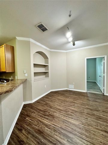 10023 COURTNEY PALMS BOULEVARD 101, Tampa, FL 33619