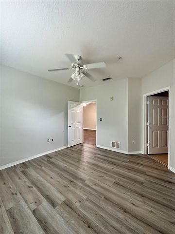 10023 COURTNEY PALMS BOULEVARD 101, Tampa, FL 33619