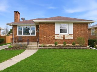 10265 Dickens Street, Westchester, IL 60154