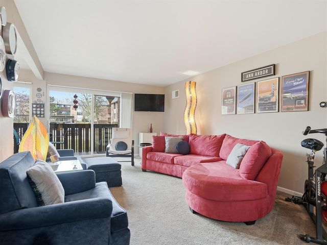 1265 S Maple Road 206, Ann Arbor, MI 48103