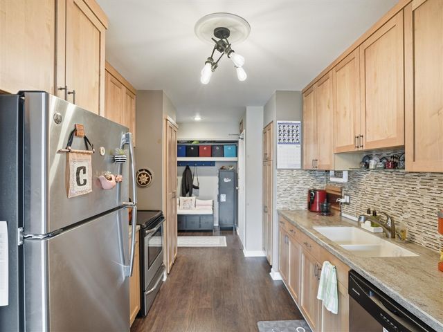 1265 S Maple Road 206, Ann Arbor, MI 48103