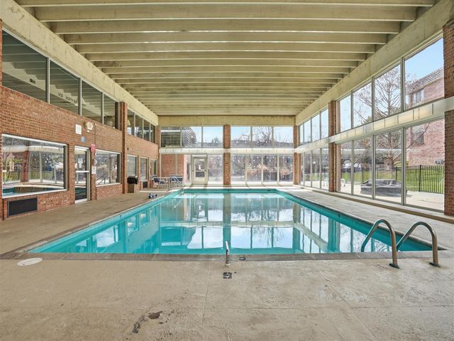 1265 S Maple Road 206, Ann Arbor, MI 48103