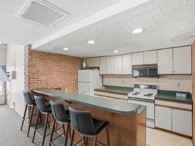 1265 S Maple Road 206, Ann Arbor, MI 48103