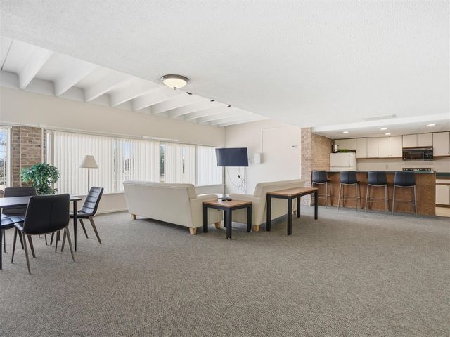 1265 S Maple Road 206, Ann Arbor, MI 48103