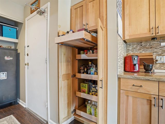 1265 S Maple Road 206, Ann Arbor, MI 48103