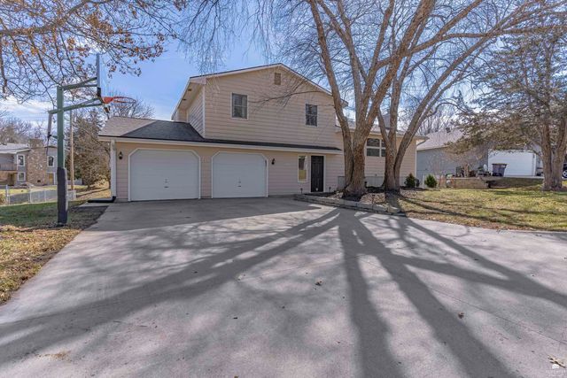 2116 Tamarron Terrace, Manhattan, KS 66502