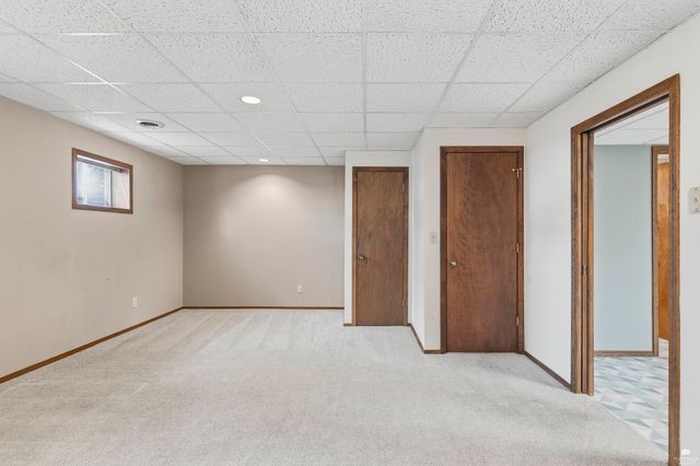 2116 Tamarron Terrace, Manhattan, KS 66502