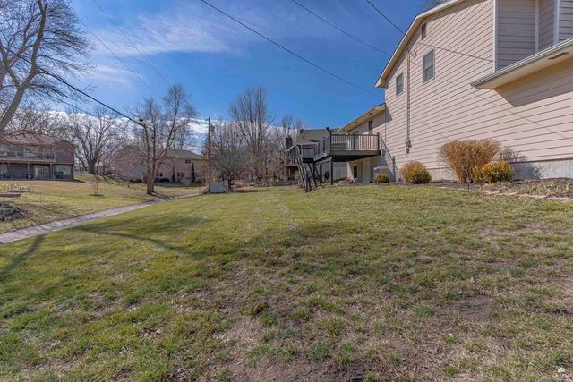 2116 Tamarron Terrace, Manhattan, KS 66502