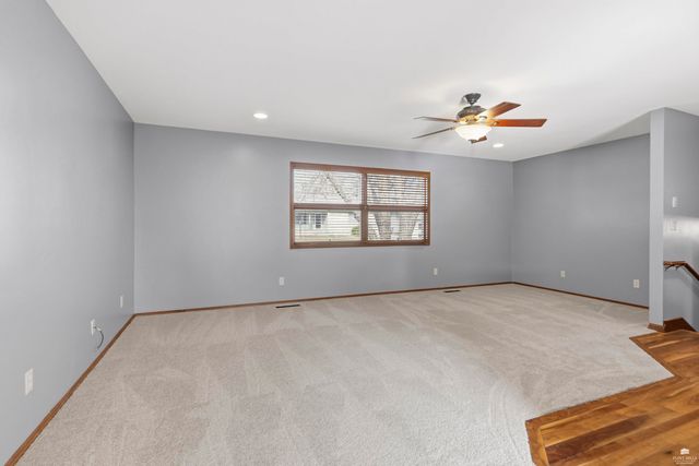 2116 Tamarron Terrace, Manhattan, KS 66502