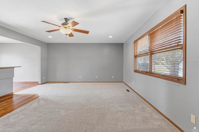 2116 Tamarron Terrace, Manhattan, KS 66502