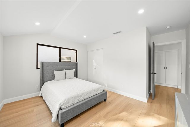 14145 Weddington, Los Angeles, CA 91401