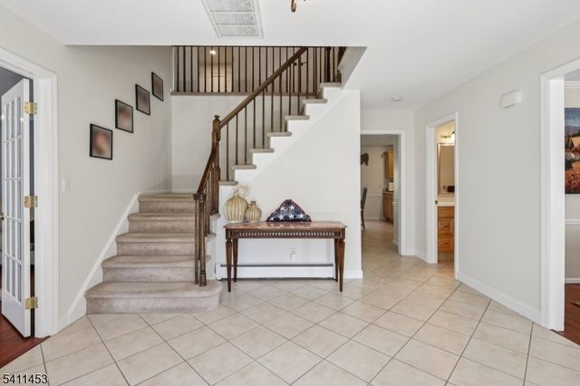 24 Manor Ln, Parsippany-troy Hills Twp., NJ 07950