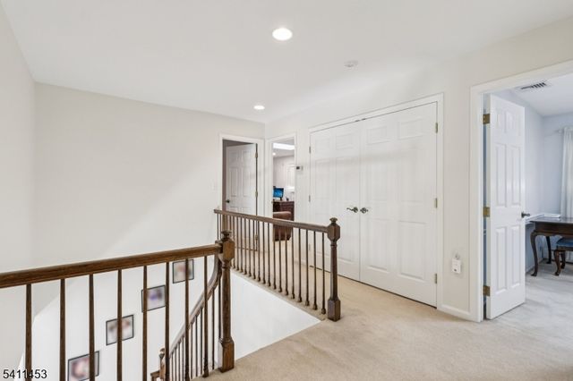 24 Manor Ln, Parsippany-troy Hills Twp., NJ 07950