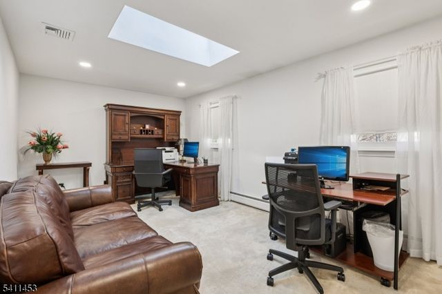 24 Manor Ln, Parsippany-troy Hills Twp., NJ 07950