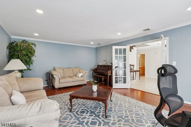 24 Manor Ln, Parsippany-troy Hills Twp., NJ 07950