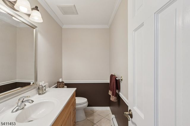 24 Manor Ln, Parsippany-troy Hills Twp., NJ 07950