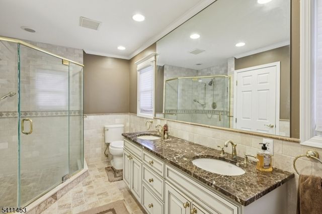 24 Manor Ln, Parsippany-troy Hills Twp., NJ 07950