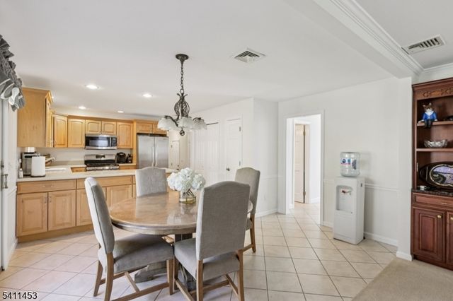 24 Manor Ln, Parsippany-troy Hills Twp., NJ 07950